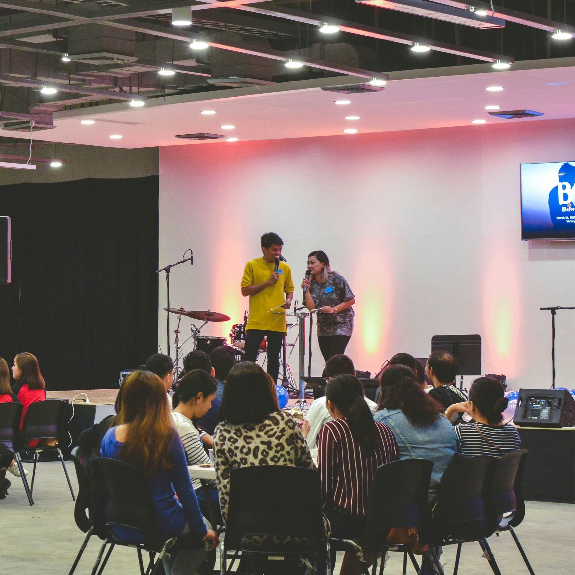 Profesionāla moderācija, pasākumu vadīšana un programmas dizains — klātienē, online vai hibrīdā.